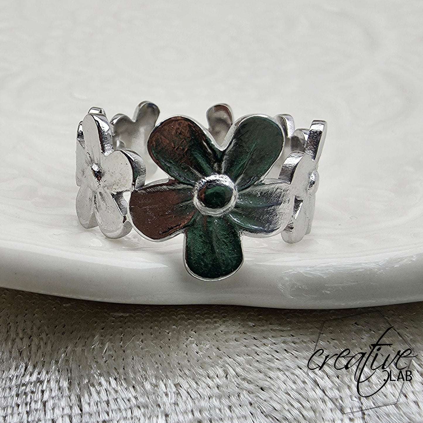 Anello in acciaio Fiori