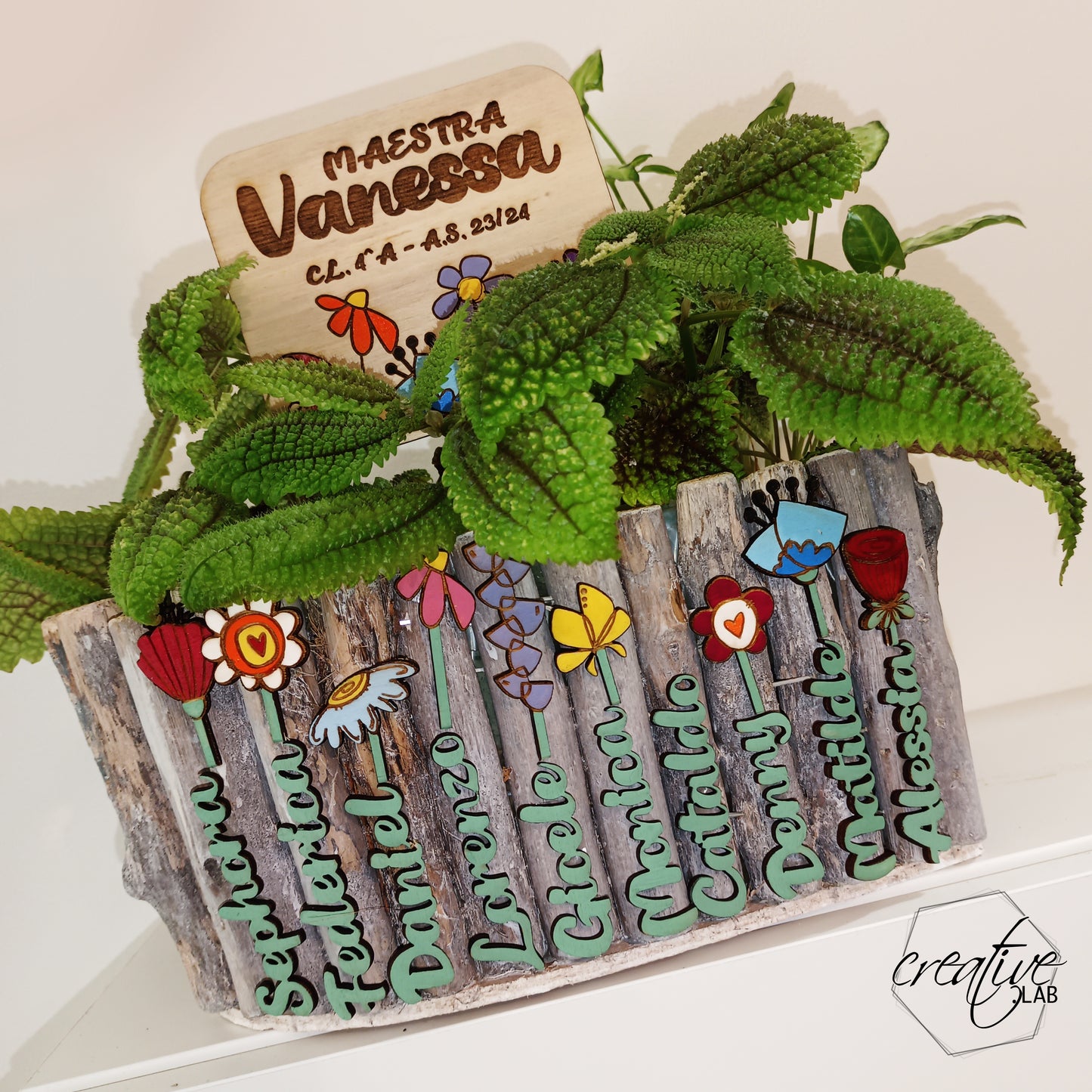 Portavaso cuore personalizzabile con nomi e fiori + tag omaggio