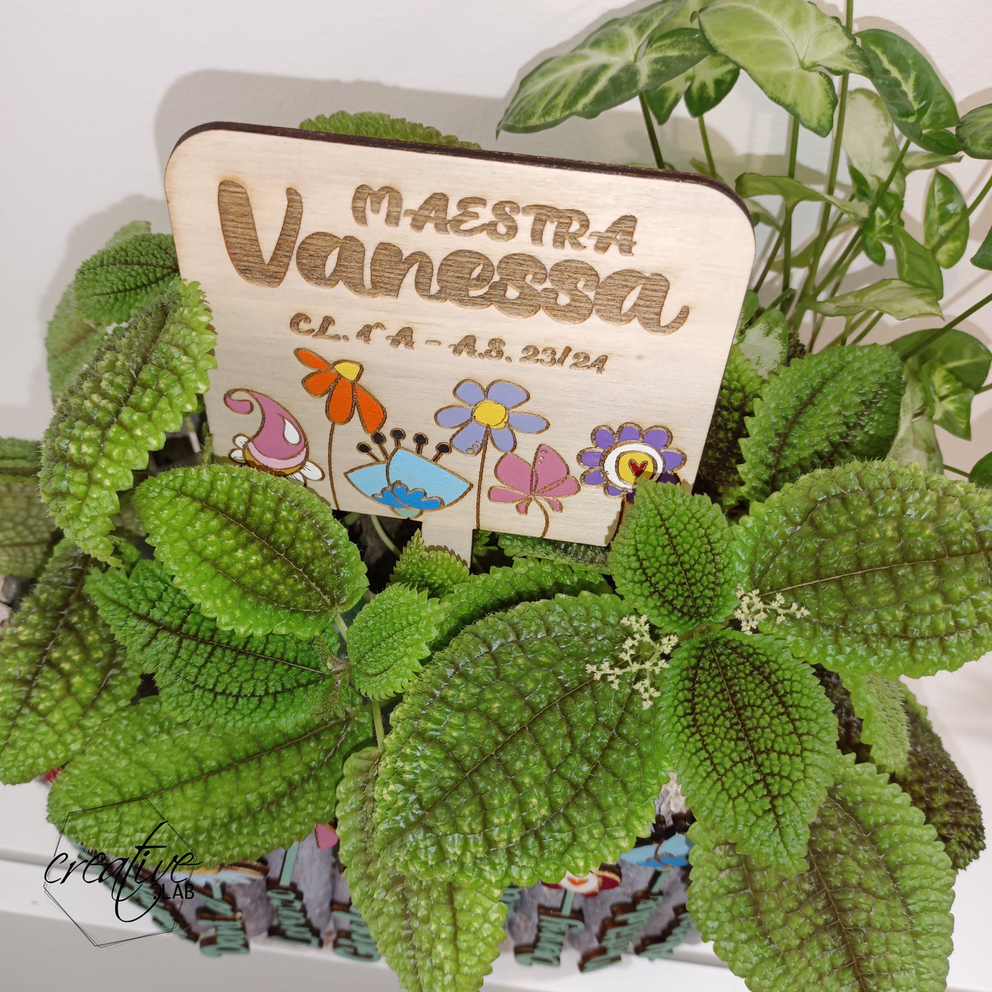 Portavaso cuore personalizzabile con nomi e fiori + tag omaggio