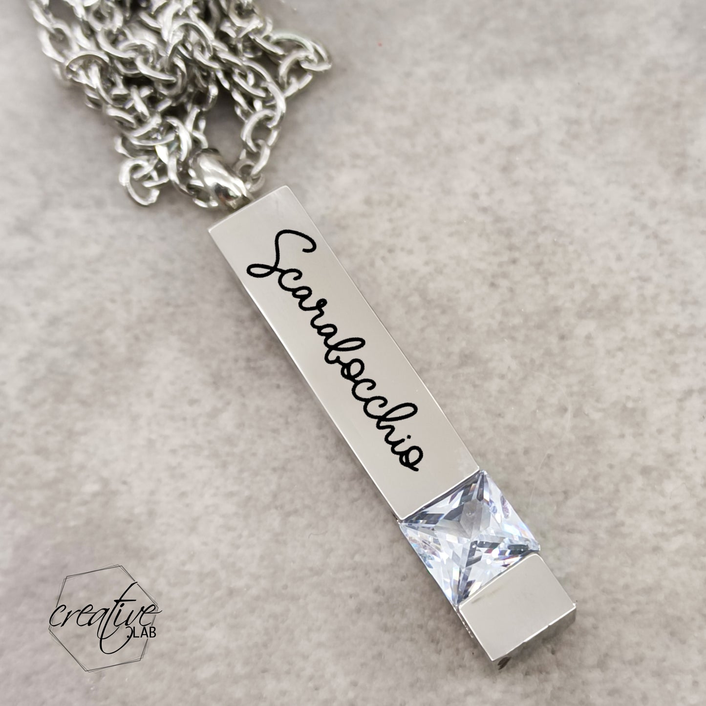 Ciondolo rettangolare con strass urna personalizzabile con catenina in acciaio (UR+D2)