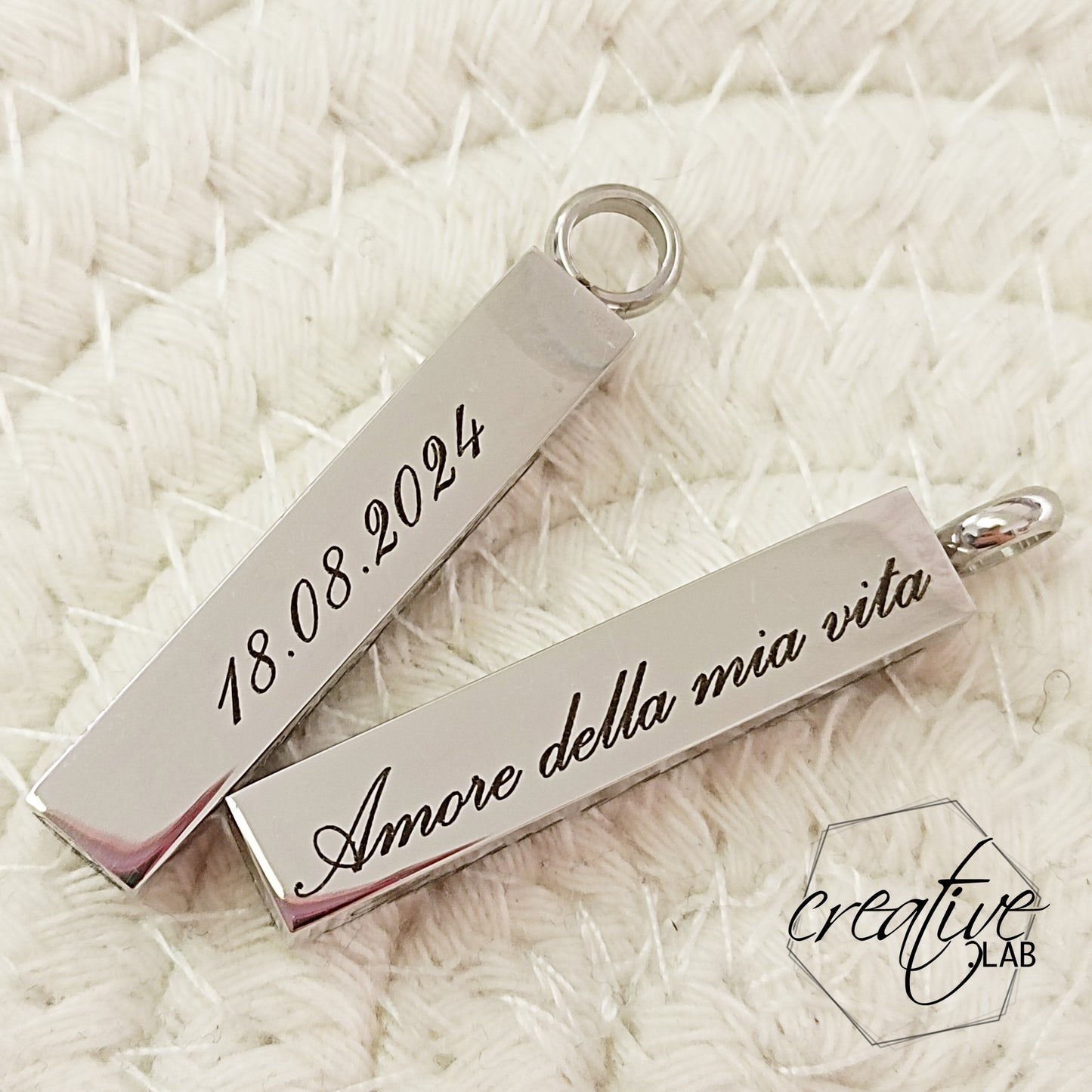 Ciondolo a barretta con incisioni personalizzate (B8)