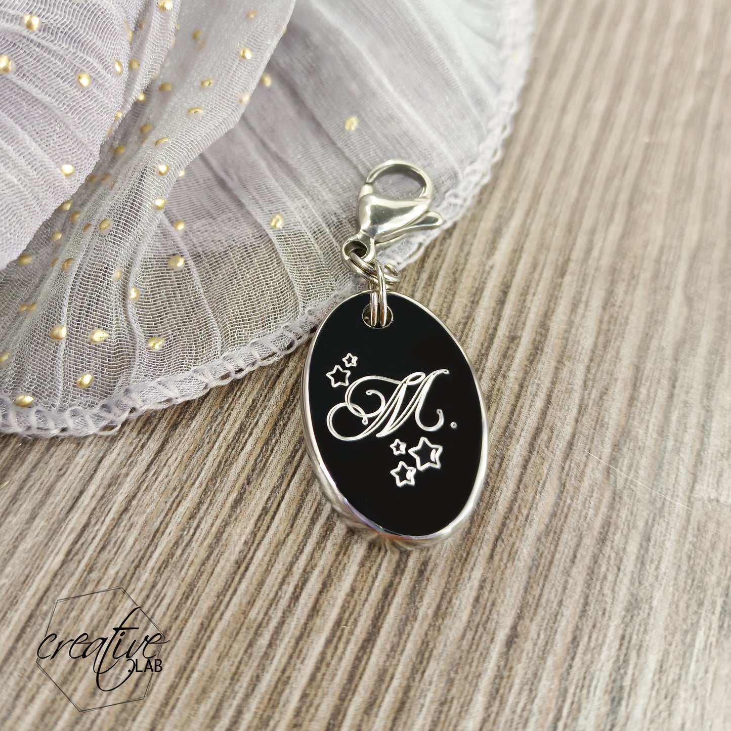 Ciondolo ovale personalizzabile con iniziale (A29)