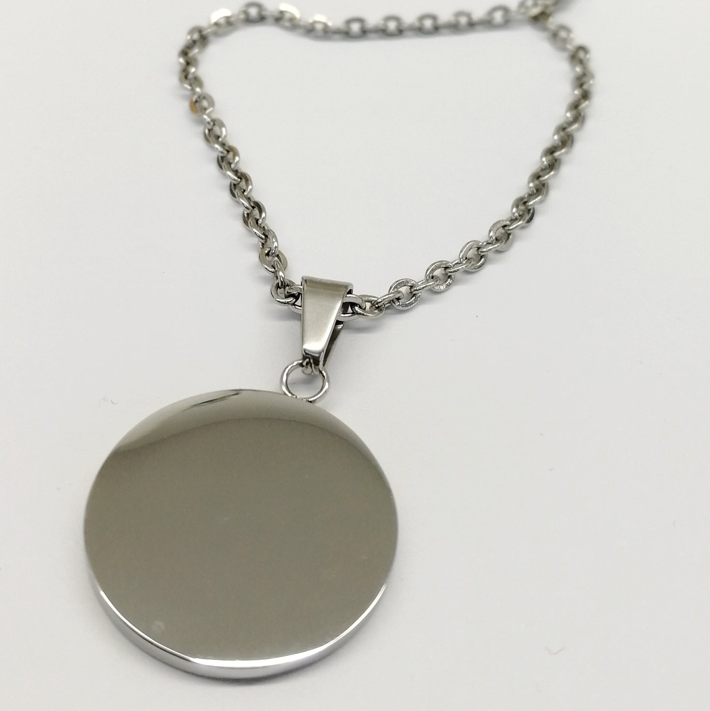 Ciondolo tondo personalizzabile con catenina (D2+A20)