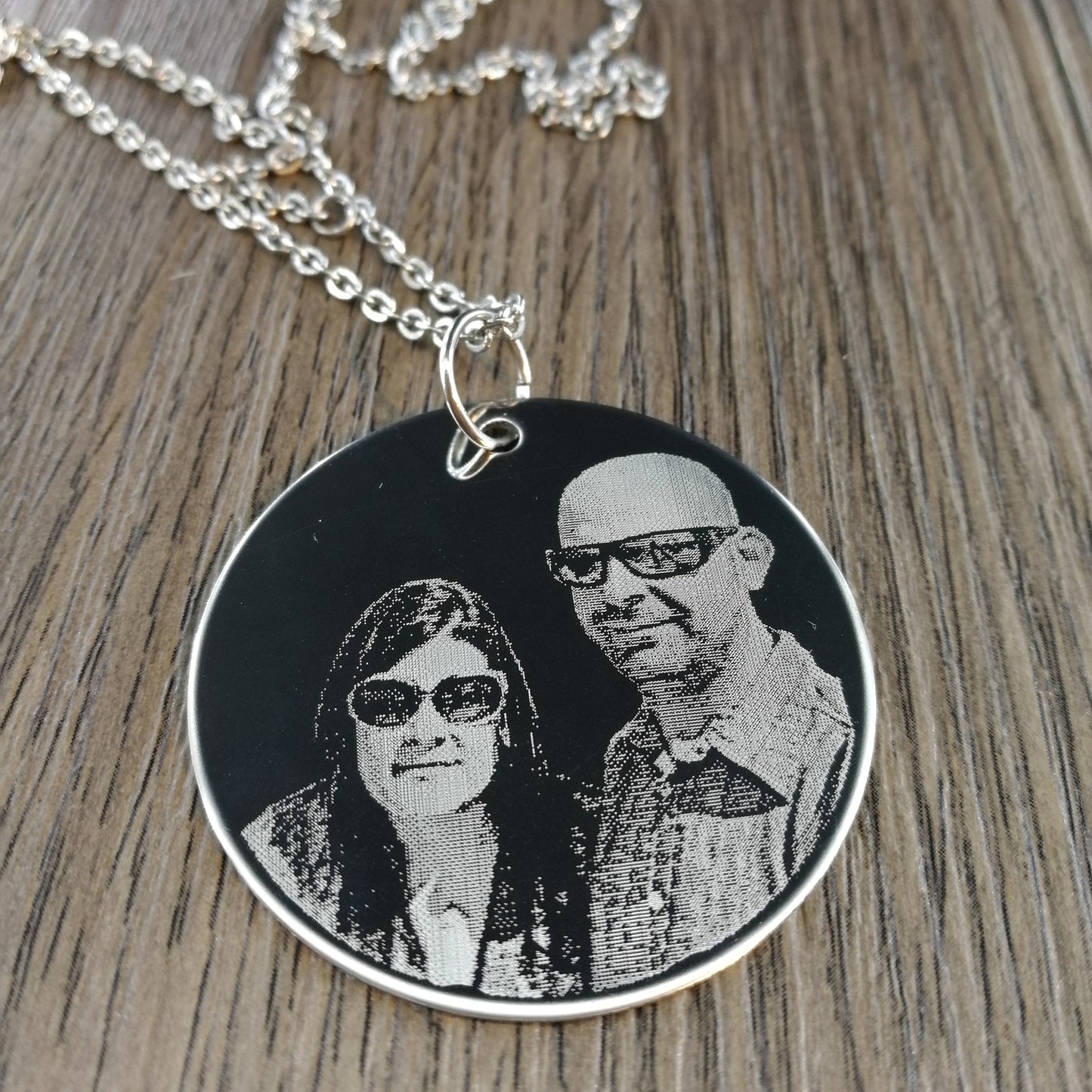 Ciondolo personalizzato con fotoincisione con catenina fine (C1)