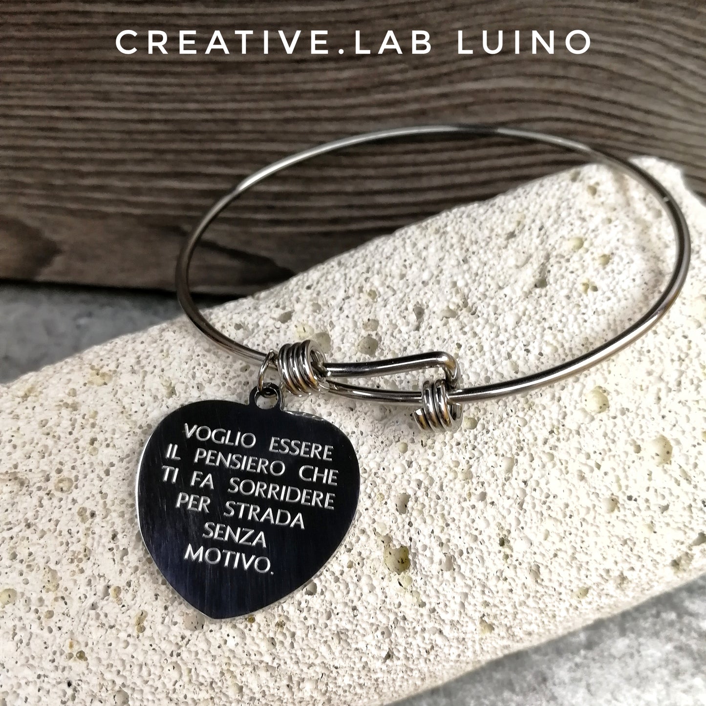 Bracciale rigido con nodi scorsoi e ciondolo personalizzabile cuore (Chi ti ama davvero sa quanto zucchero vuoi nel caffè) (G20+B23)