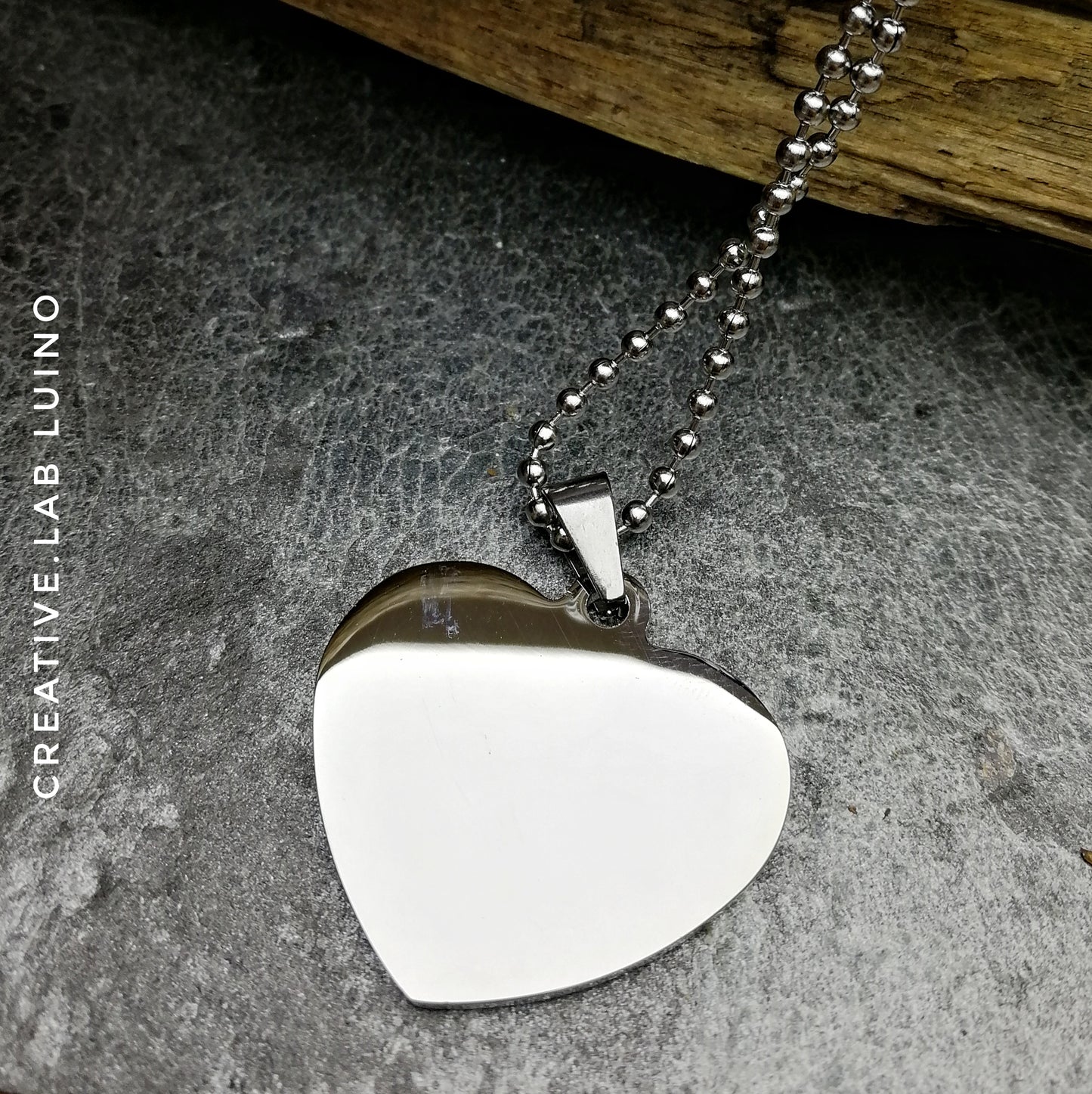 Ciondolo a cuore personalizzato con catenina a pallini (C9+D8)