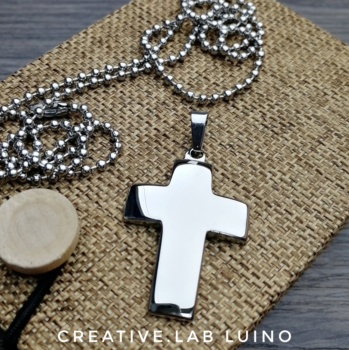 Ciondolo a croce personalizzato con collarino (C5)