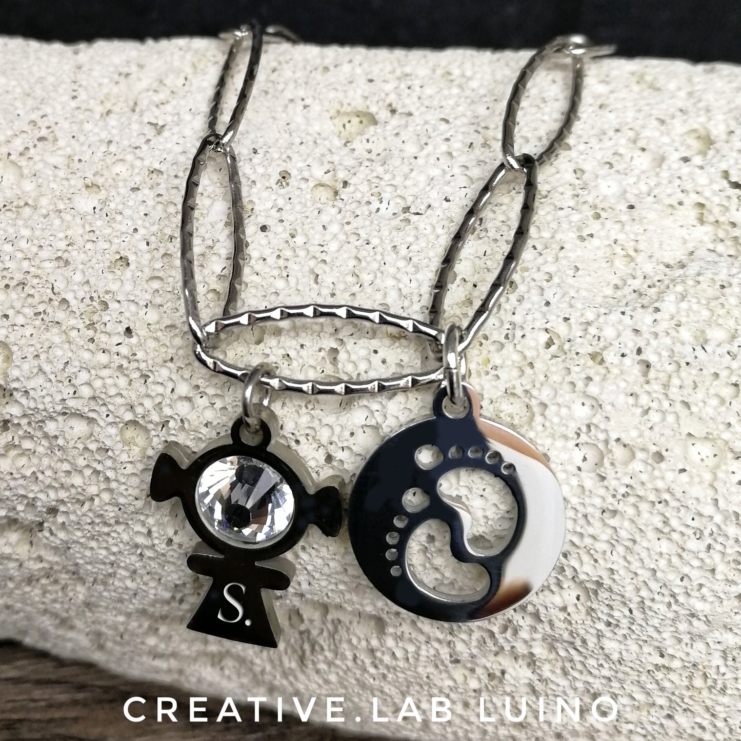 Bracciale catena ovale con ciondoli personalizzabili bimbo/a, placchetta piedini (G111+B20A/B20B+B17D)