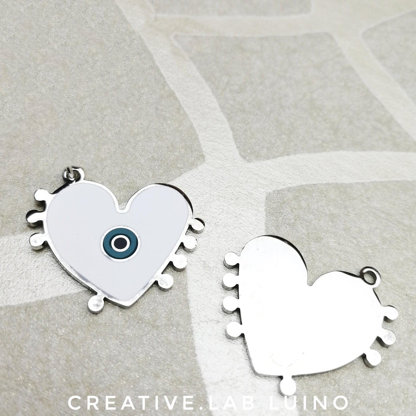 Bracciale rigido con ciondolo cuore Evil Eye personalizzabile (B7B+G49)