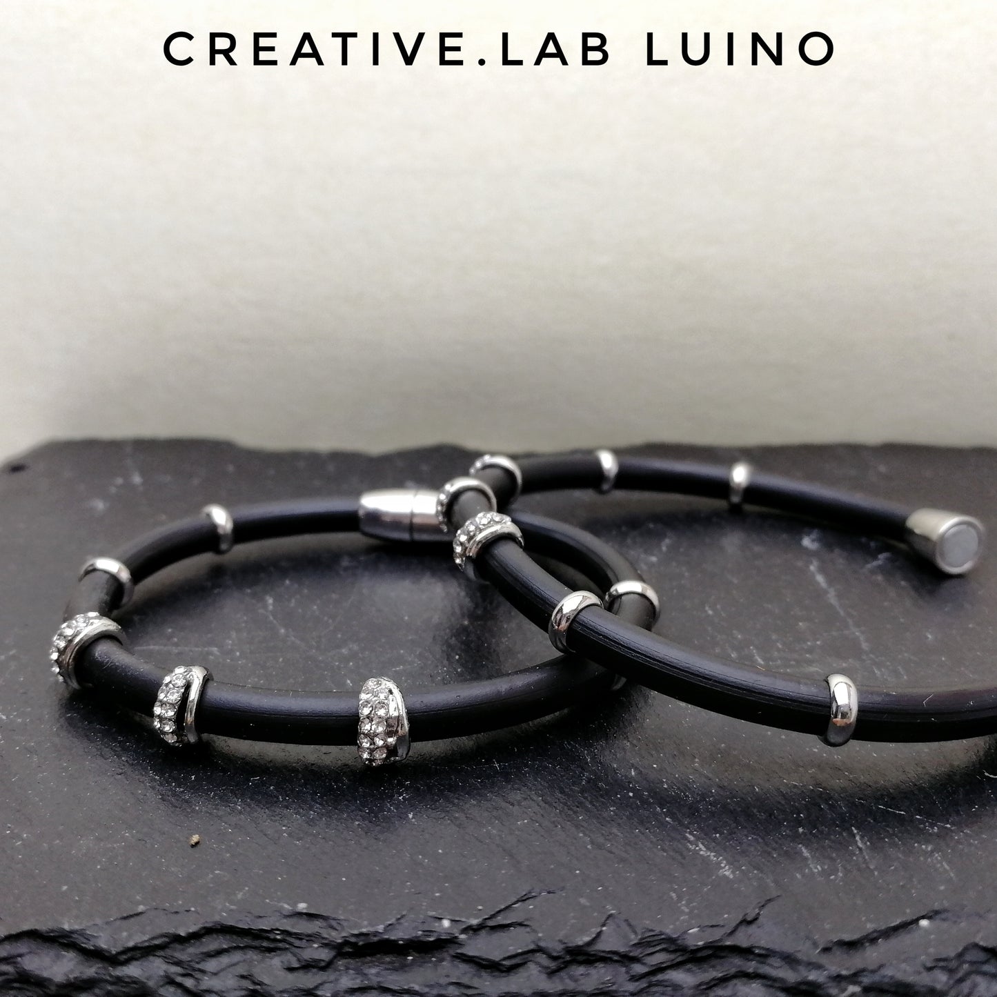 Bracciale di gomma con strass (G70)