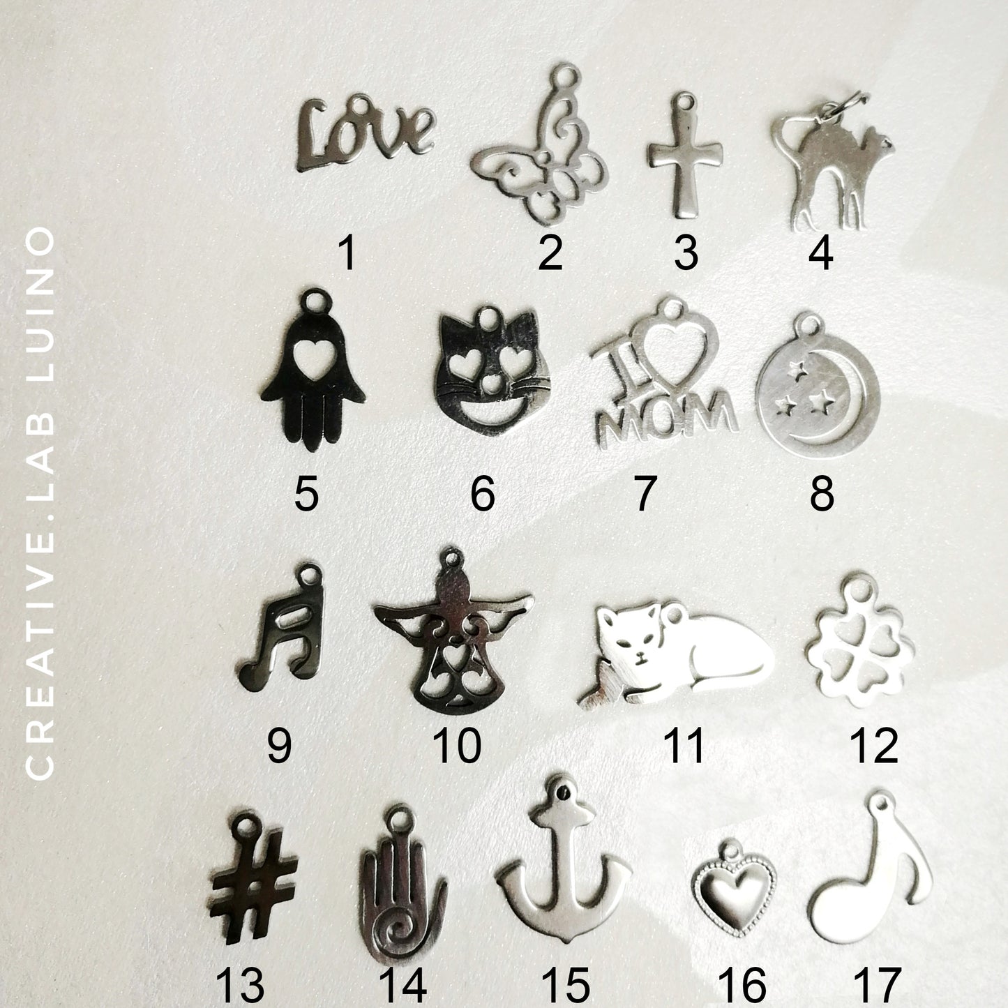 Bracciale rigido con ciondolo personalizzabile a cuore e ciondoli (G20+A11+CH)