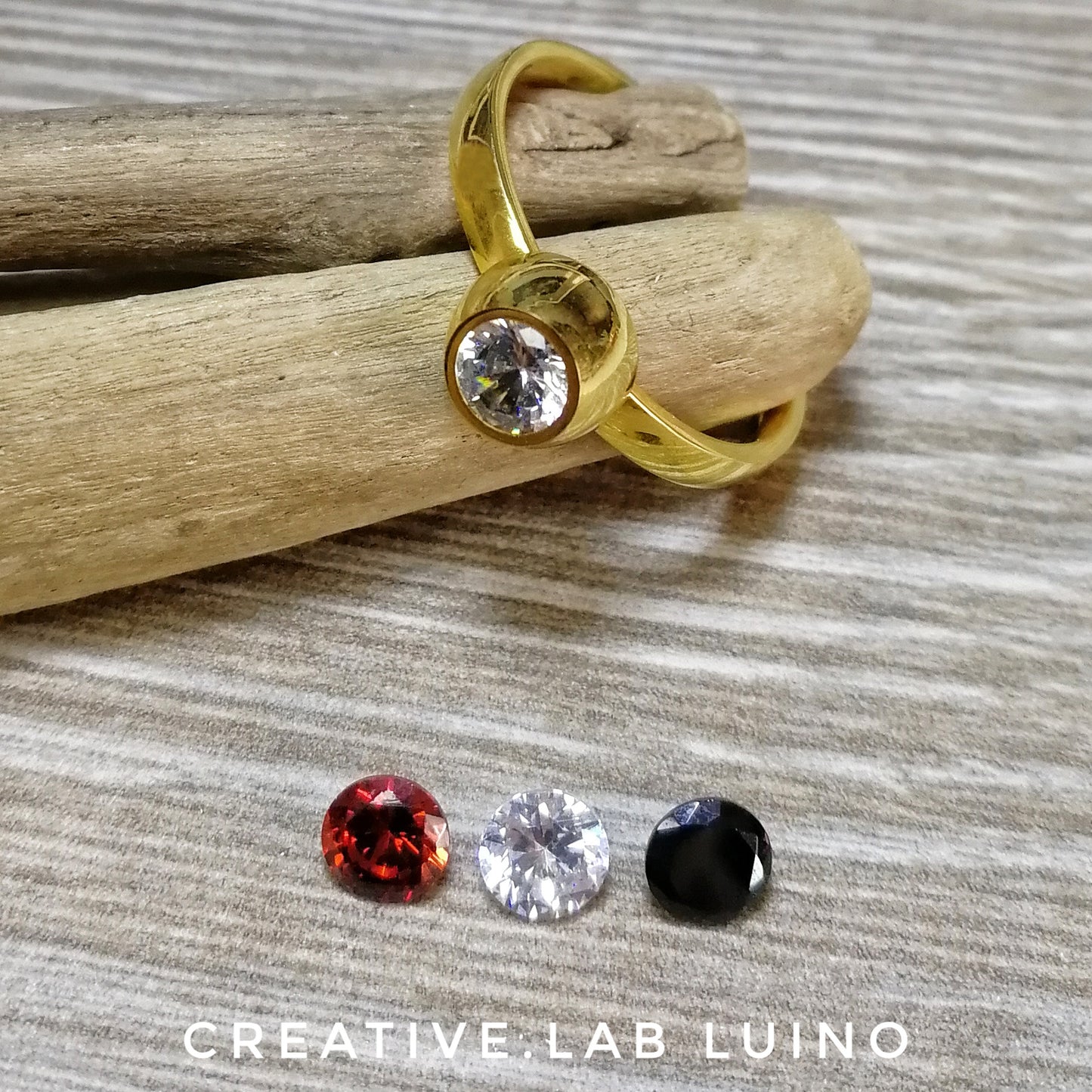 Anello color oro componibile con cristalli