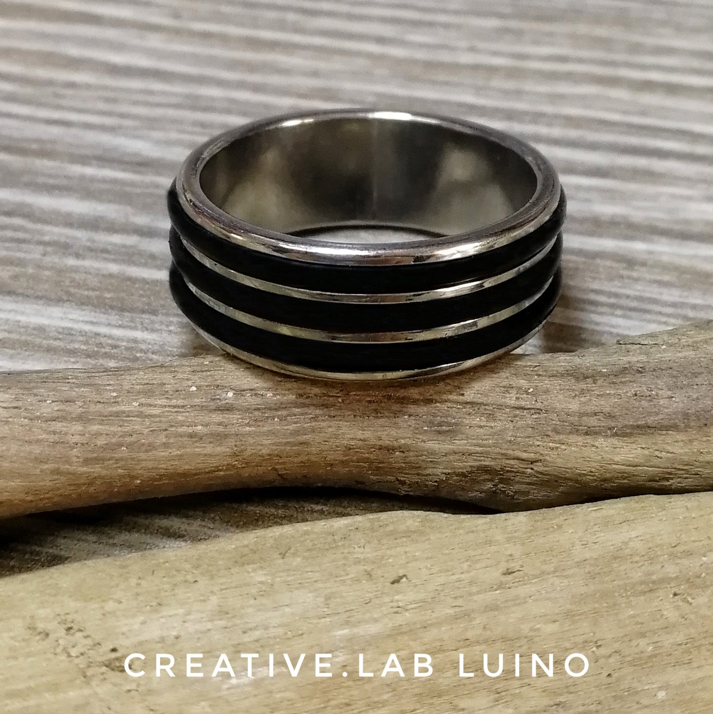 Anello con 3 fasce di gomma nera