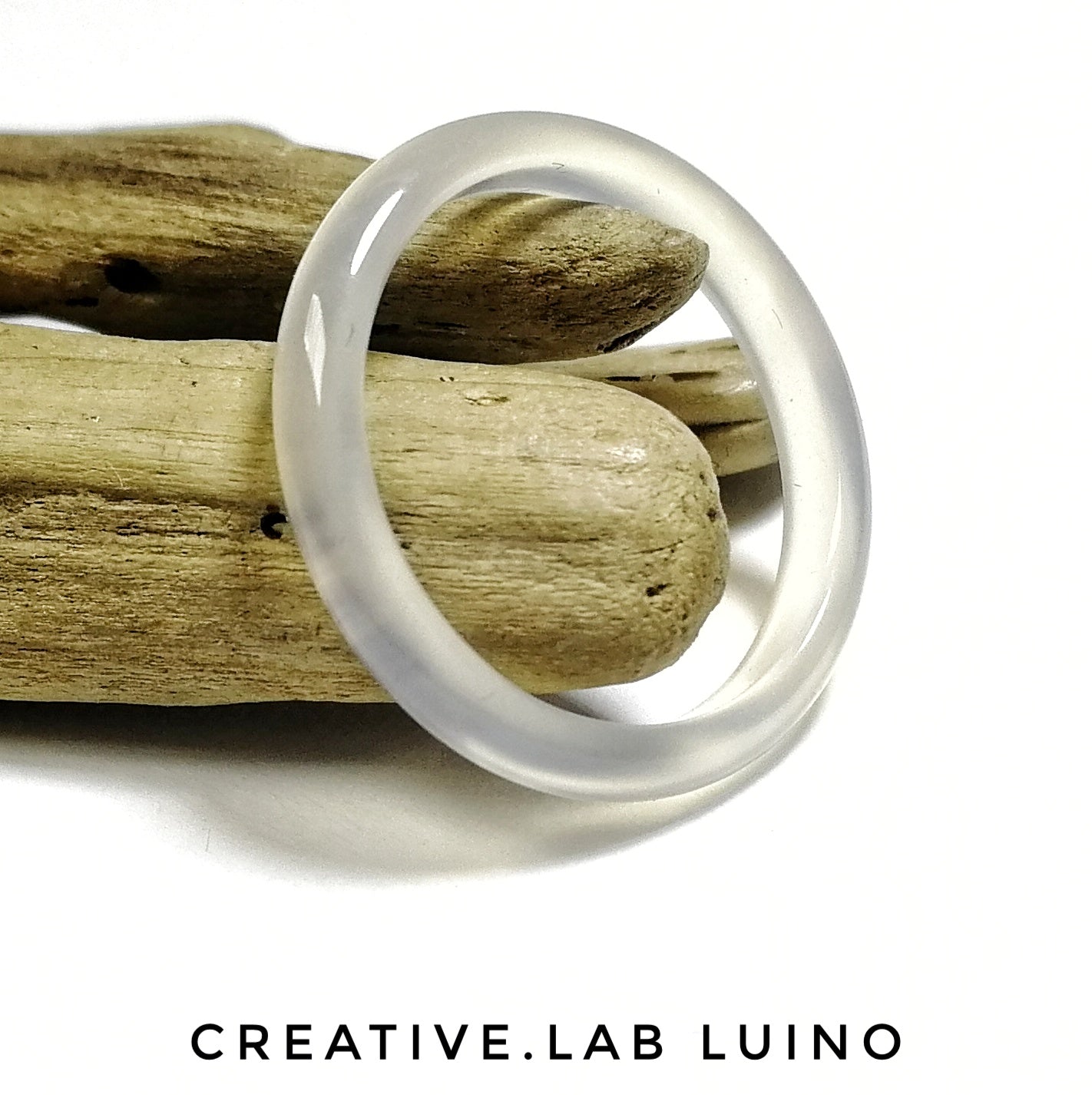 Anello di pietra dura bianco