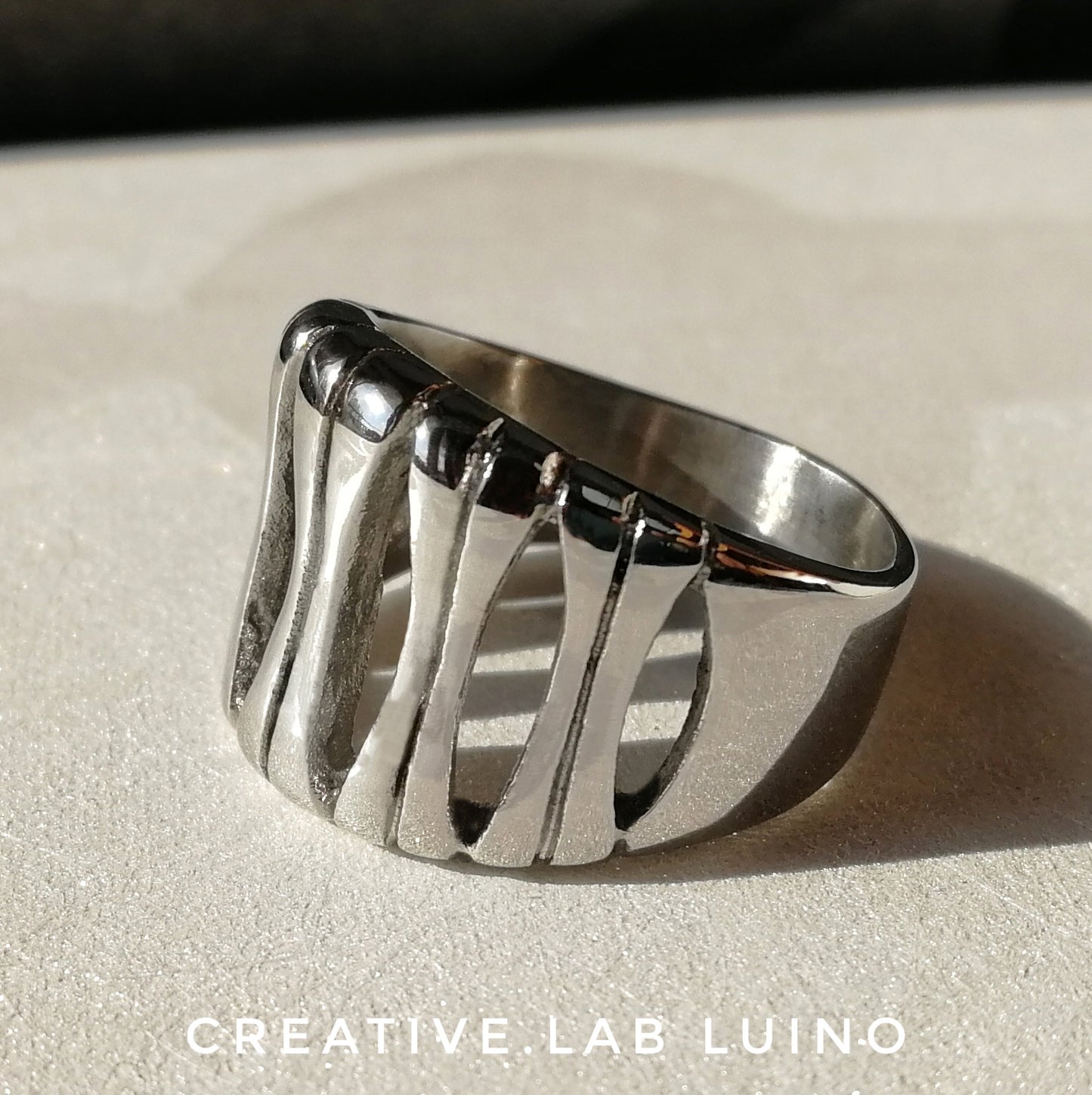 Anello in acciaio a fascia