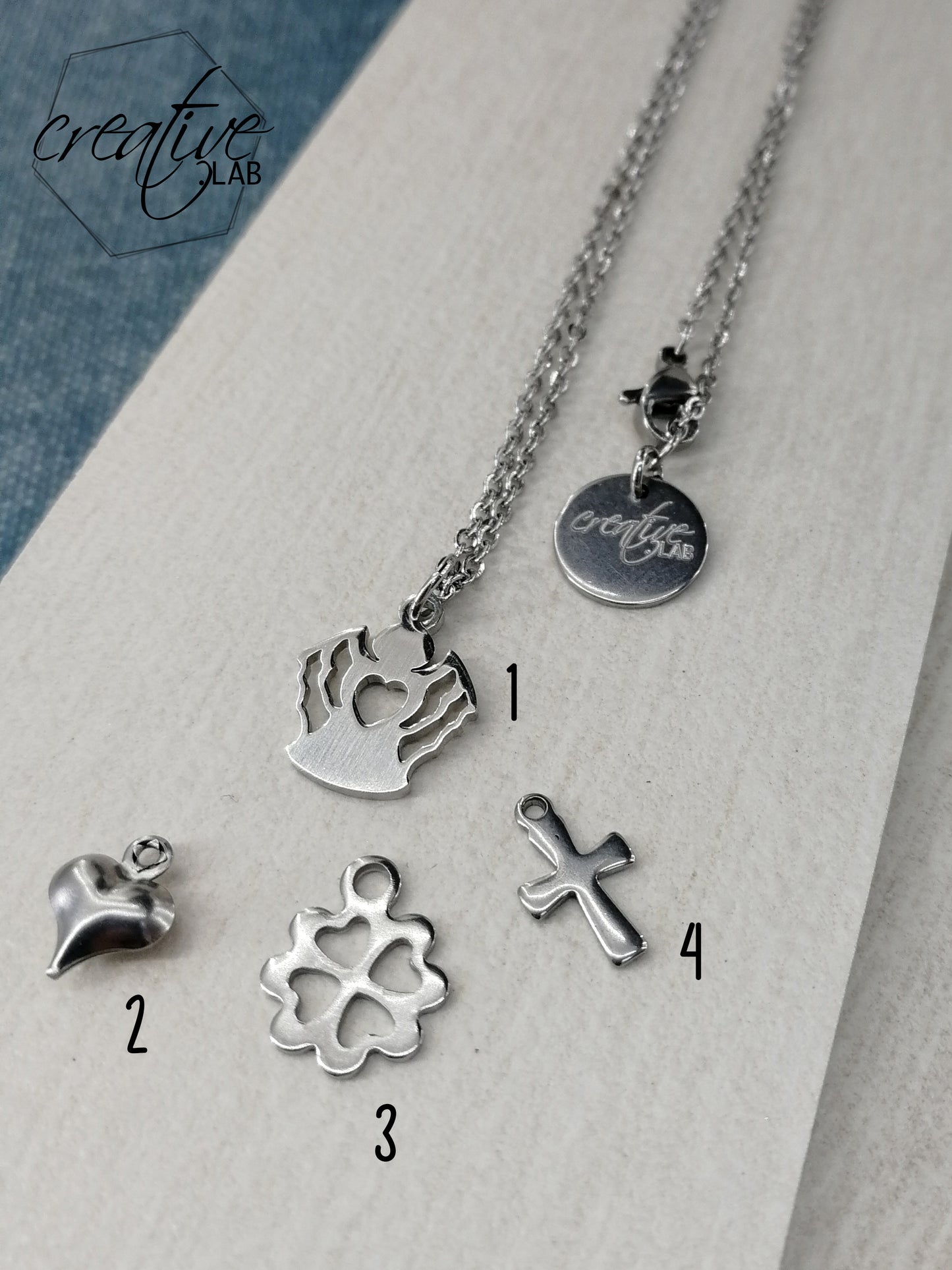 Collanina con ciondolini portafortuna