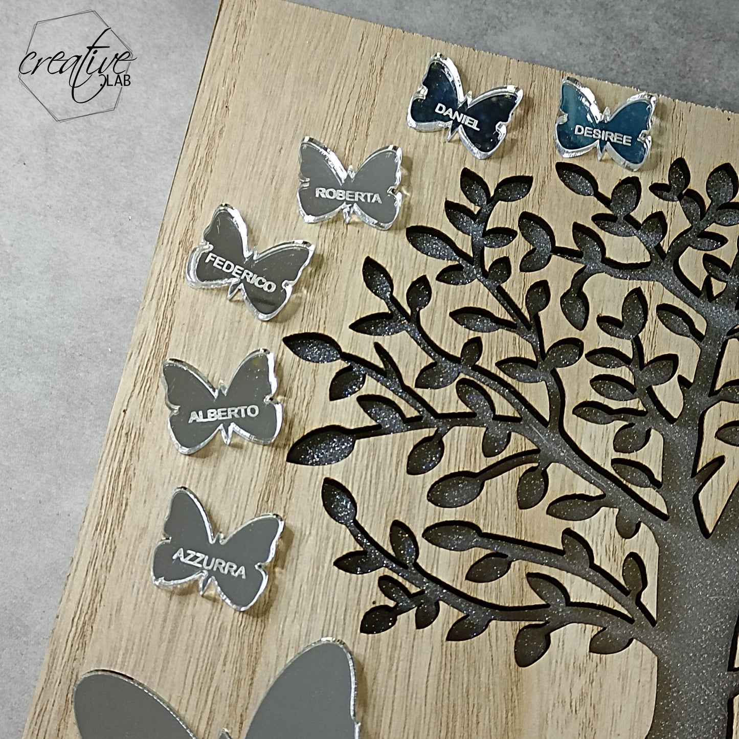 Albero della vita luminoso con farfalle argento, personalizzabile per insegnanti