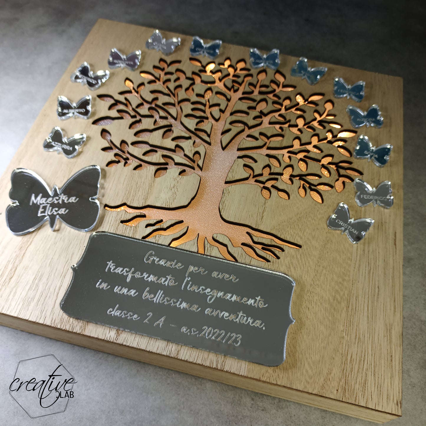 Albero della vita luminoso con farfalle argento, personalizzabile per insegnanti