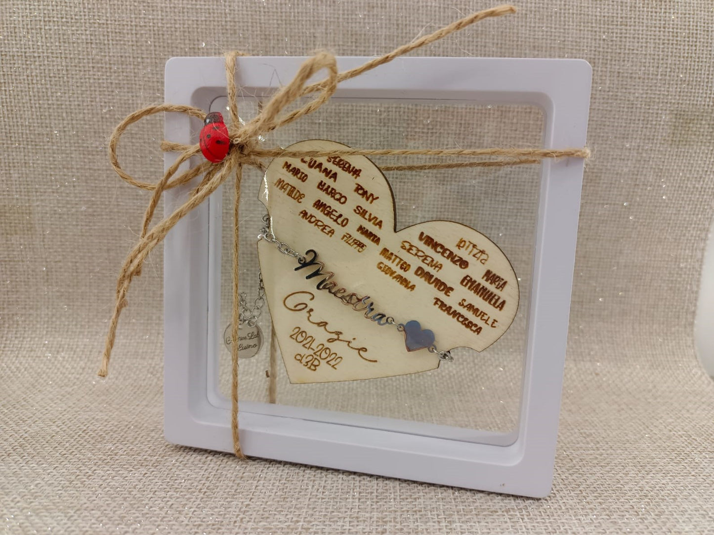 Bracciale per maestra con la sua iniziale su base personalizzabile con nomi bambini