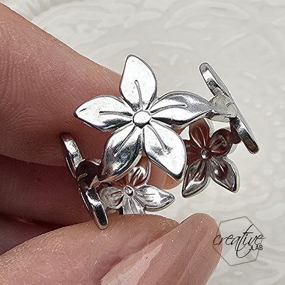 Anello in acciaio fiori