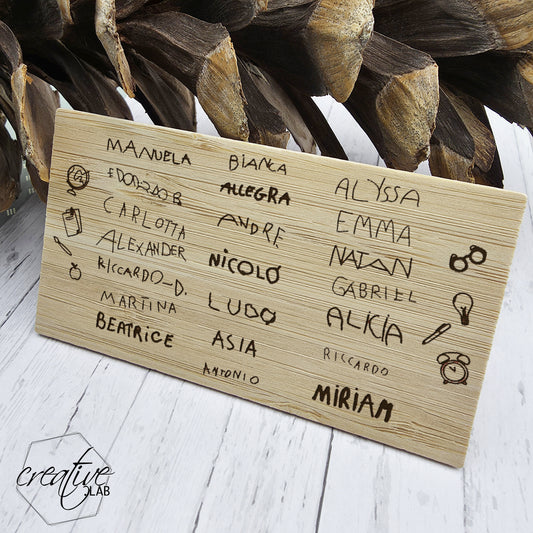 Card in bamboo personalizzabile con firme originali dei bambini