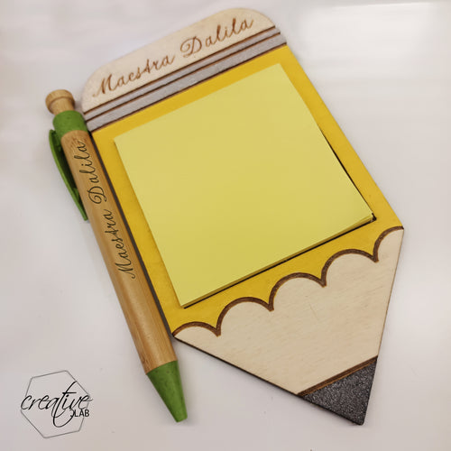Porta post it a forma di matita + penna di bamboo per maestra, personalizzabili