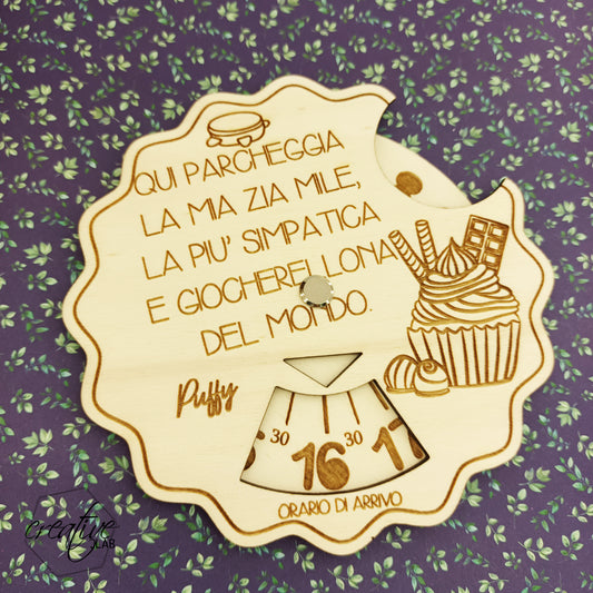 Disco orario in legno personalizzabile con dolcetti