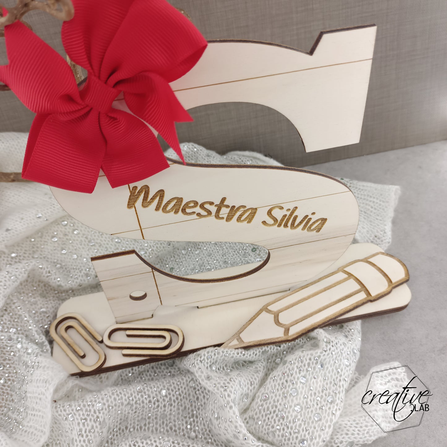 Decorazione iniziale da appoggio, personalizzabile, per maestri