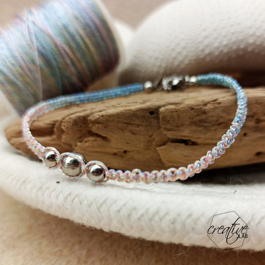 Bracciale macramè con cordino sfumato nodo piatto