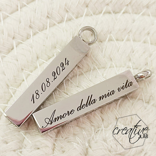 Ciondolo a barretta con incisioni personalizzate (B8)