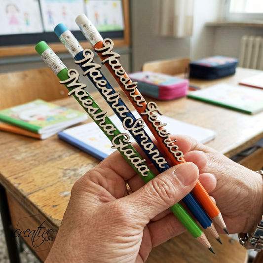 Matita in legno con nome intagliato per insegnante/catechista, personalizzabile