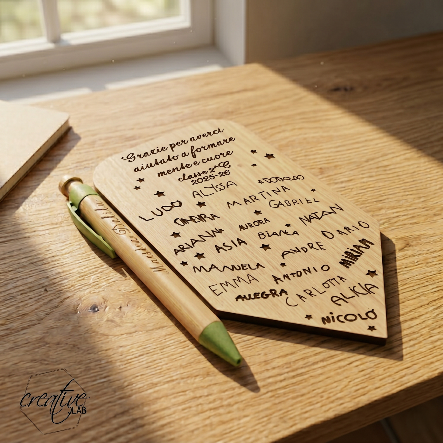 Porta post it a forma di matita + penna di bamboo per maestra, personalizzabili