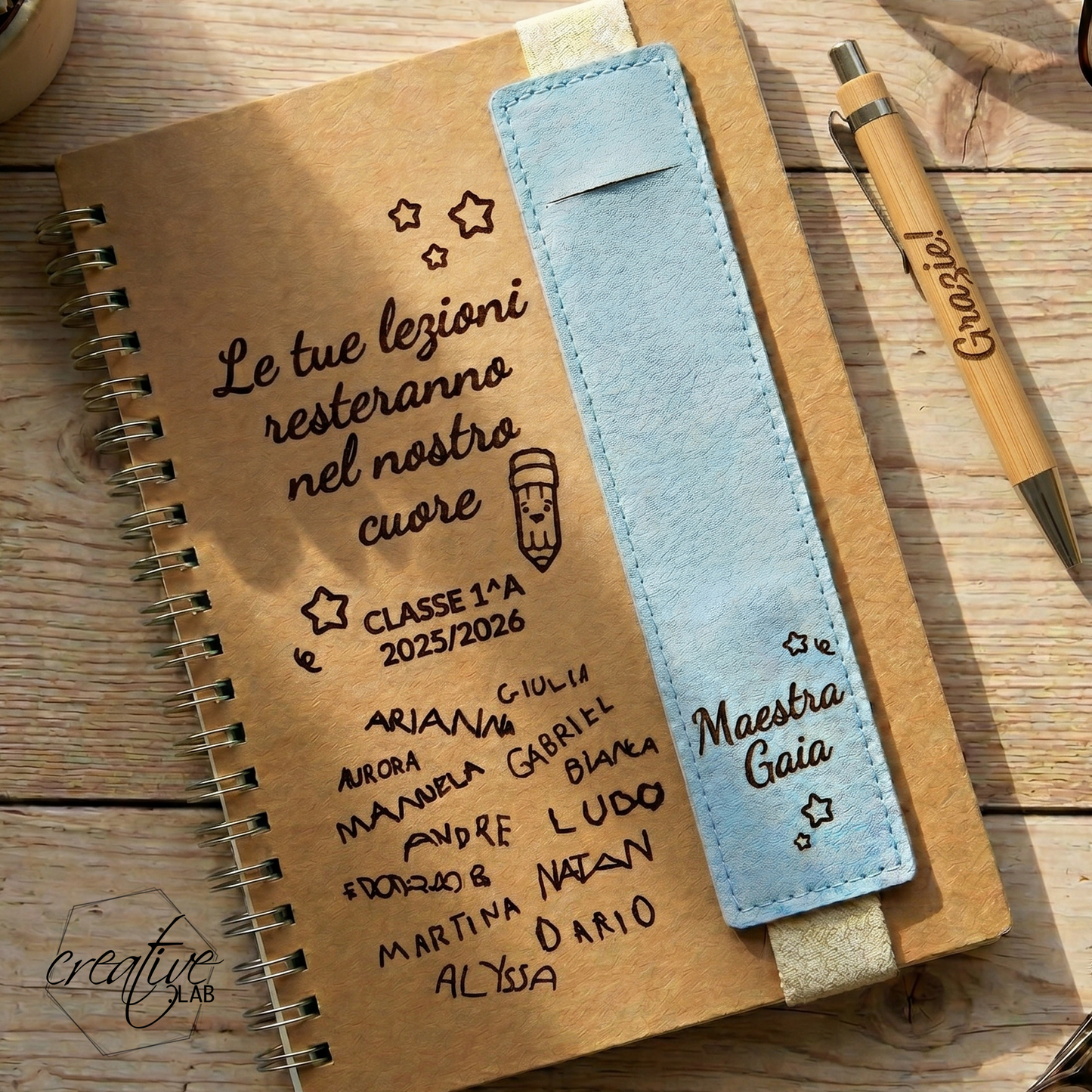 Tasca portapenna in ecopelle con penna e agenda, personalizzabili con firme originali