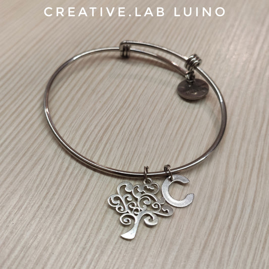 Bracciale rigido con iniziale personalizzabile e albero della vita (G20+lett+albero della vita)