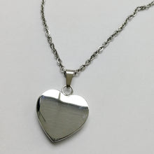 Carica l&#39;immagine nel visualizzatore di Gallery, Ciondolo a cuore personalizzabile con catenina in acciaio (D2+A11)