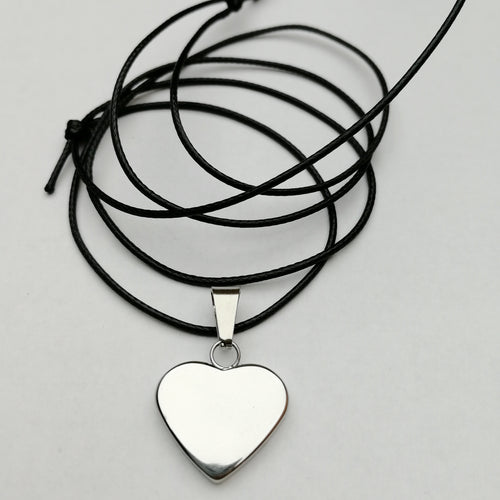 Ciondolo cuore personalizzabile con collarino di cotone cerato con nodi scorsoi (cot cer+A21)