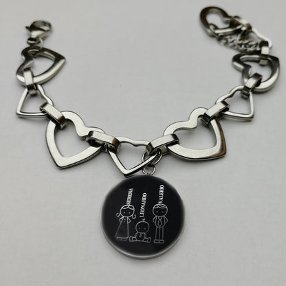 Bracciale con cuori in acciaio con ciondolo tondo personalizzabile - famiglia (G40+B10)