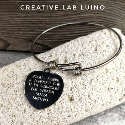 Bracciale rigido con nodi scorsoi e ciondolo da personalizzare cuore (G20+B23)