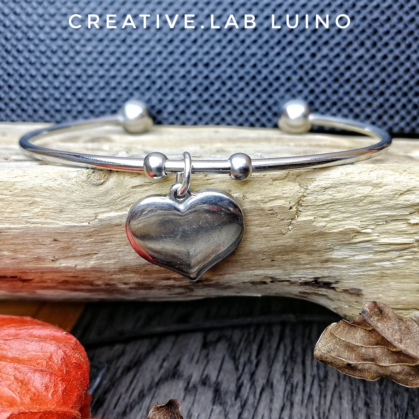 Bracciale rigido con ciondolo personalizzabile a cuore (G16+A6)