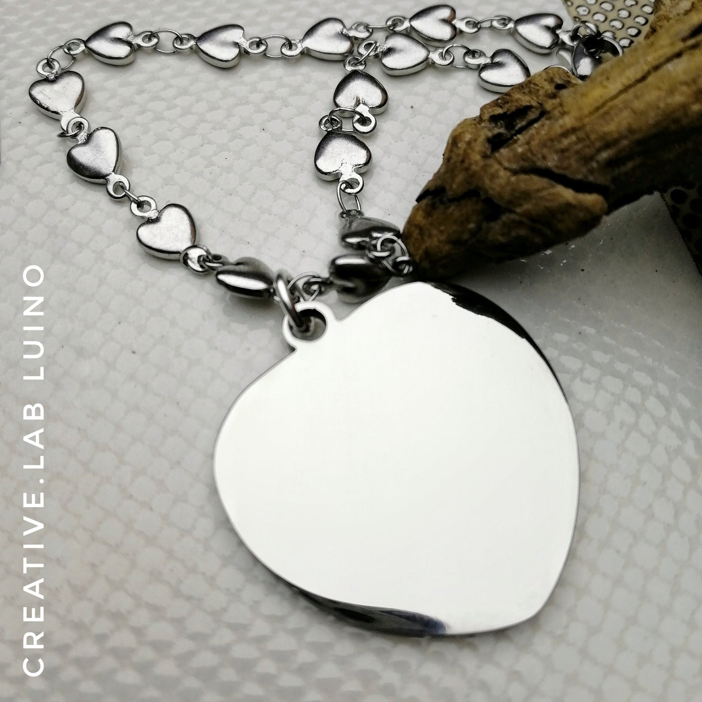 Bracciale in acciaio a cuoricini e ciondolo personalizzabile a cuore - amicizia (G9+B23)