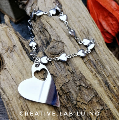 Bracciale in acciaio a cuoricini e ciondolo da personalizzare a cuore (G9+B29)