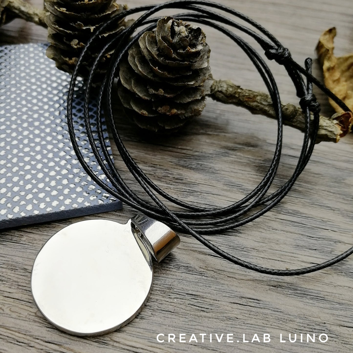 Ciondolo tondo personalizzabile con collarino (B10)