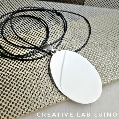 Ciondolo ovale personalizzato con collarino (C17)