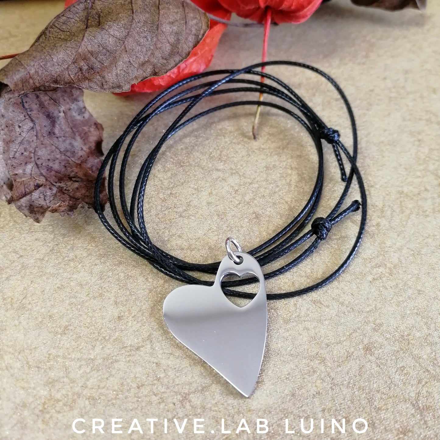 Ciondolo cuore personalizzabile con collarino di cotone cerato (B29+cot cer)