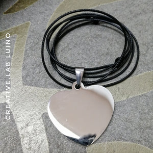 Ciondolo a cuore personalizzato con collarino di cotone cerato (C9)