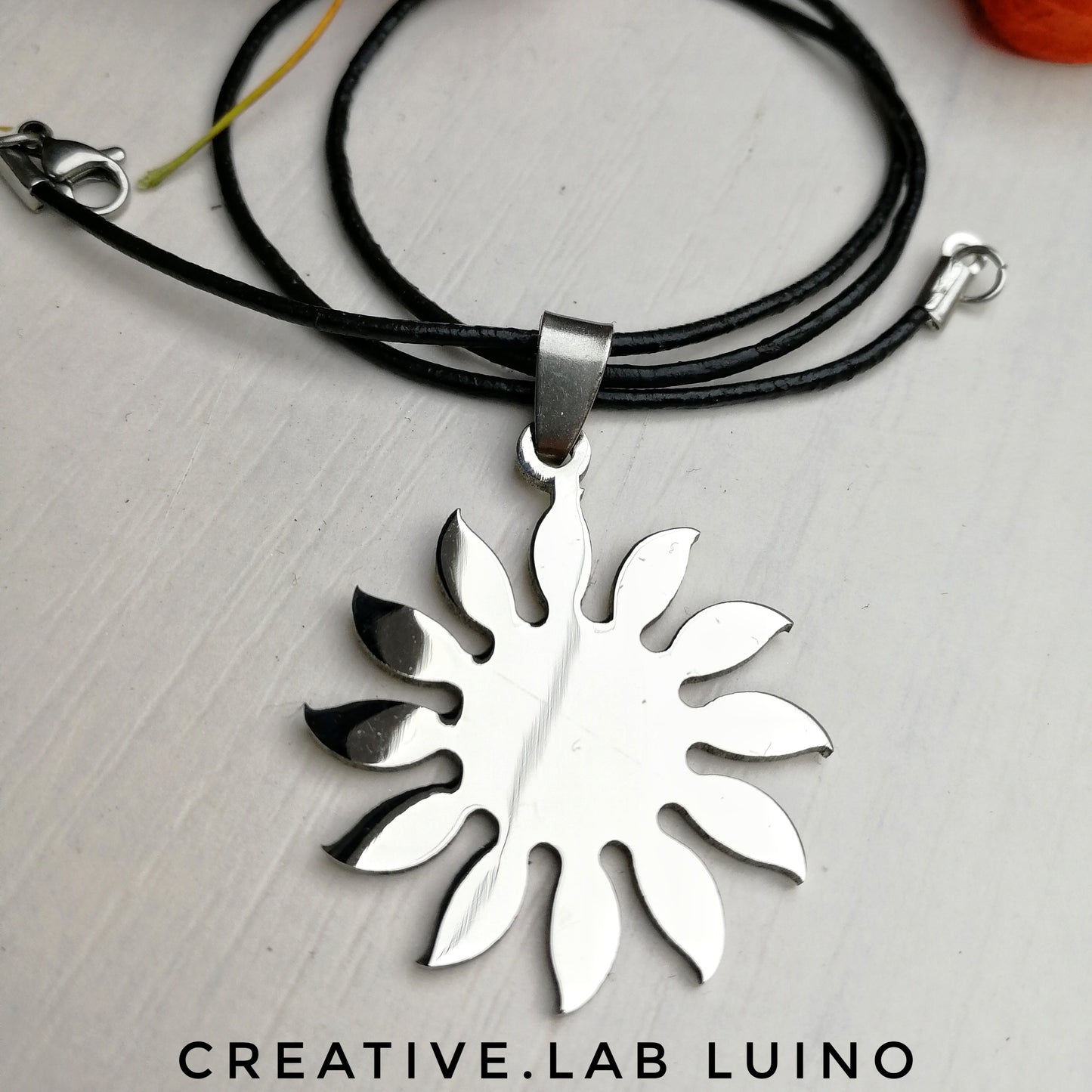 Ciondolo a sole personalizzato con collarino (B14)