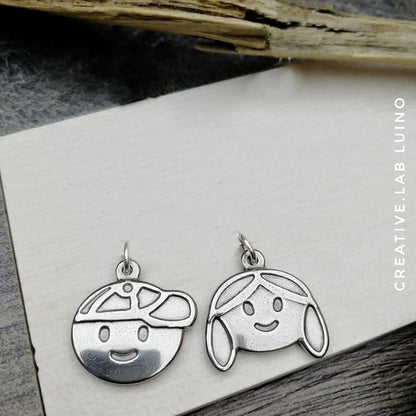Ciondolo bimbo/bimba personalizzato con collarino e Swarovski (B31/B32)