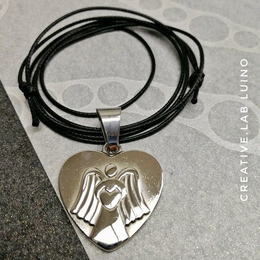 Ciondolo a cuore con angelo personalizzato con collarino (B41)