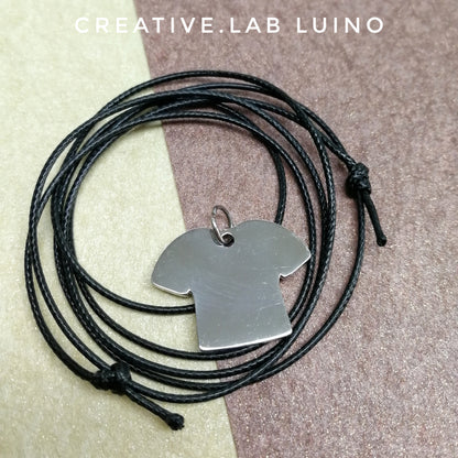 Ciondolo a forma di maglia sportiva personalizzato con collarino in cotone cerato (B38)