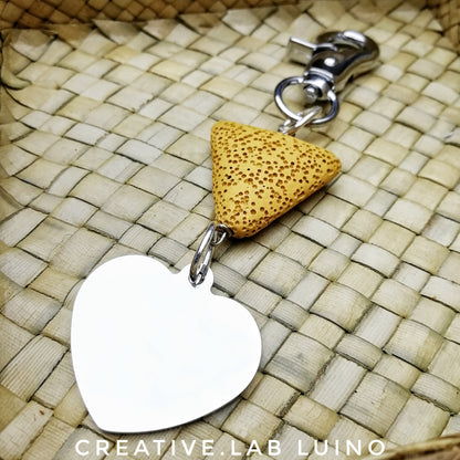 Portachiavi con perla di lava e ciondolo a cuore con firme dei bambini per le insegnanti (C9+lava triangolo - firme)